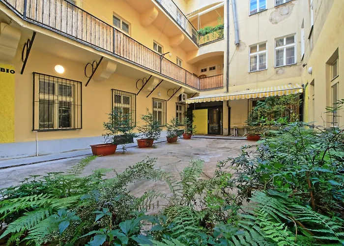 Rose Antique Apartment Prag